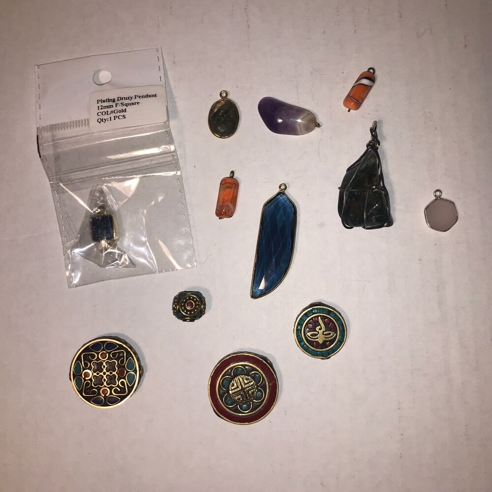 Lot of Pendant’s Bag of Jewelry Making Supplies Bead’s Stones Round Oval Pendant